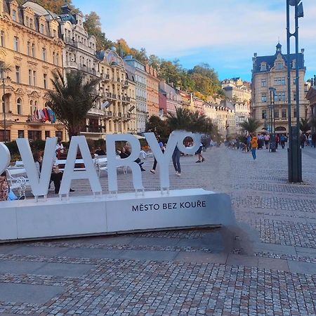 Apartman V Centru Karlovy Vary Kültér fotó